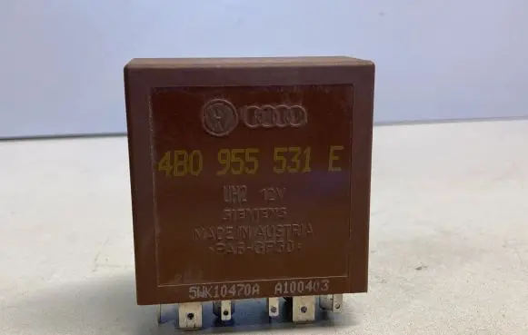 Audi A6 S6 C5 4B Window wiper relay 4B0955531E