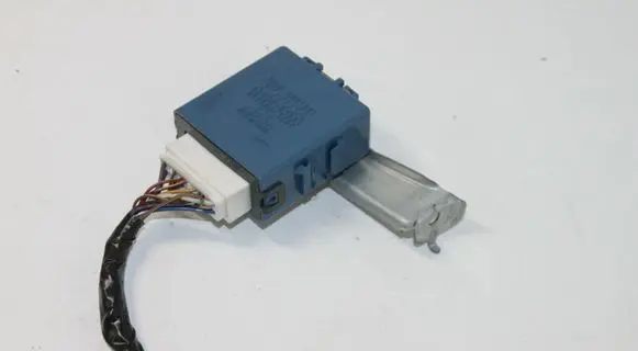 Toyota Yaris Door control unit/module 8598052051