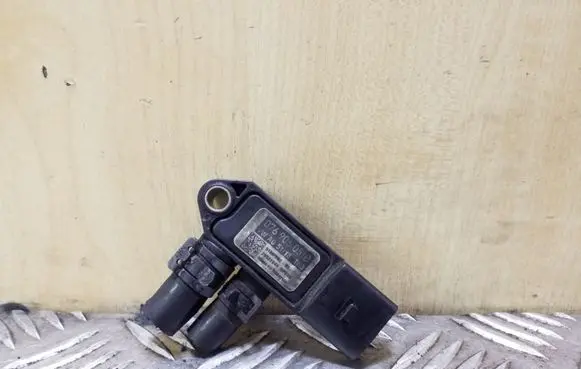 Volkswagen PASSAT B7 Exhaust pressure sensor 076906051B