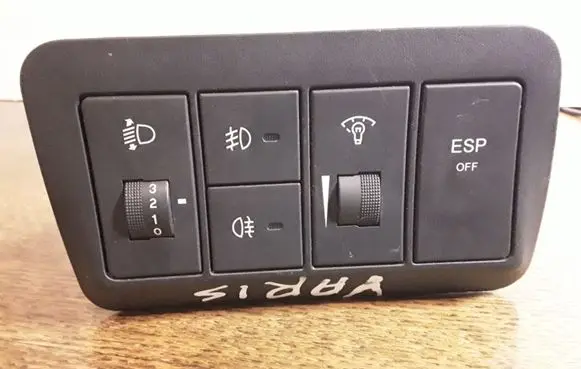 Toyota Yaris Light switch 4M5T13A024EA