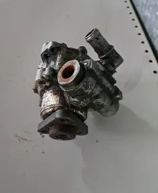 Audi A4 S4 B7 8E 8H Power steering pump 7690955102