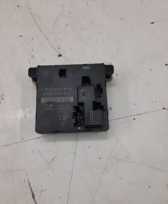 Mercedes-Benz E W211 Door control unit/module 2118704026