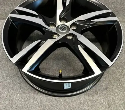 R19 alloy rim