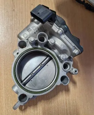BMW 5 G30 G31 Throttle valve 8623324 A2C15022500 02971