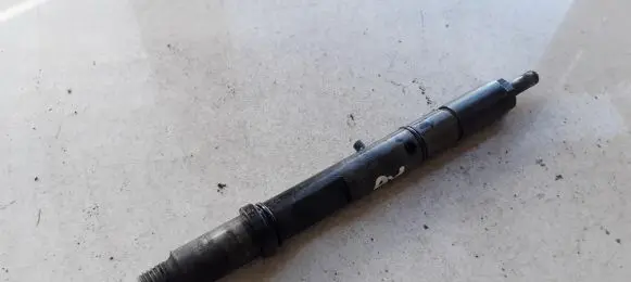 Fuel injector