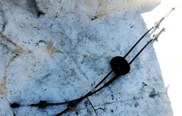 Citroen C3 Gear shift cable linkage
