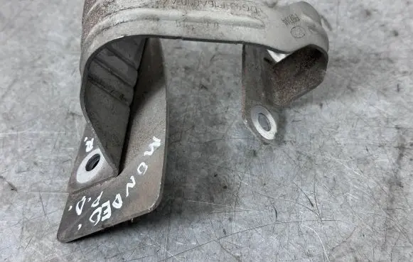 Ford Mondeo MK V Fender mounting bracket DG93F16A090AA
