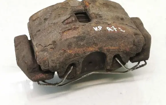 Volkswagen Touran I Front brake caliper