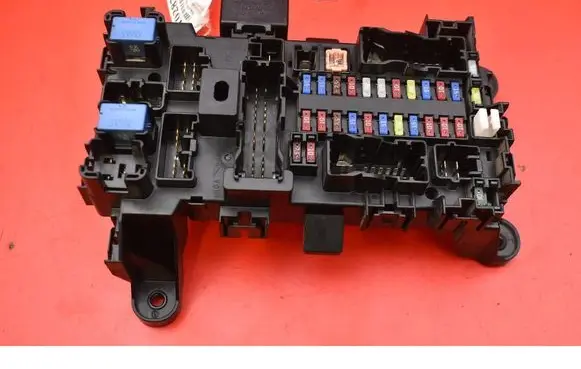 Suzuki Grand Vitara II Fuse box set 76K2