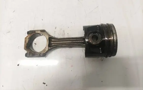 Volvo S80 Piston with connecting rod