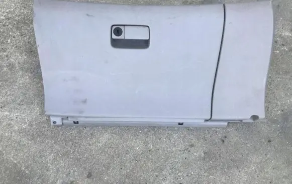 Nissan Altima Glove box 681089e000
