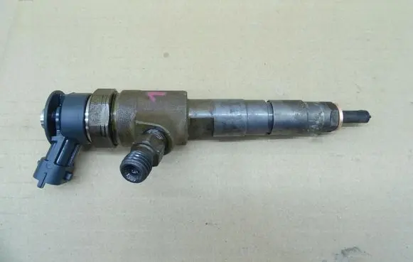 Fuel injector