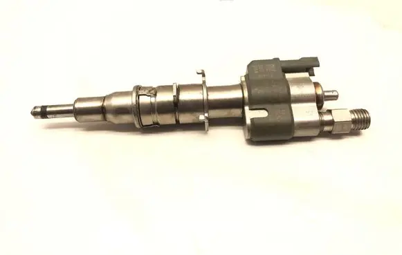 BMW 3 E90 E91 Fuel injector 7589048 10181010 PA66GF3596