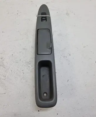 Toyota Avensis Verso Electric window control switch 8403044020