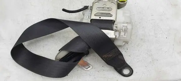 Lexus IS 220D-250-350 Front seatbelt E40435025