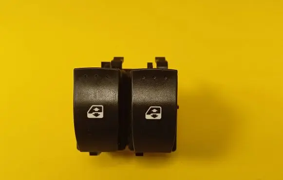 Renault Laguna II Electric window control switch 015085C