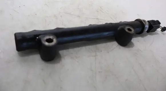 Peugeot 208 Fuel main line pipe
