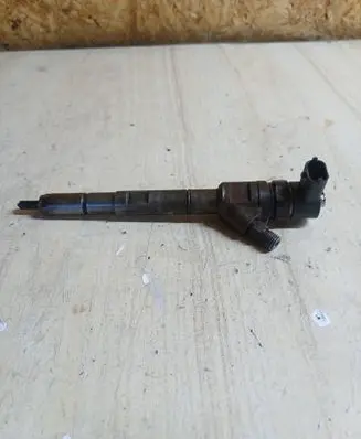 Hyundai H-1, Starex, Satellite Fuel injector 0445110275