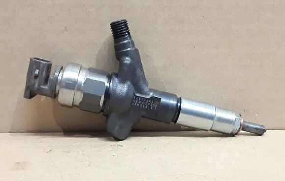 Subaru Legacy Fuel injector 16613AA030