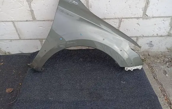 Mitsubishi L200 Fender