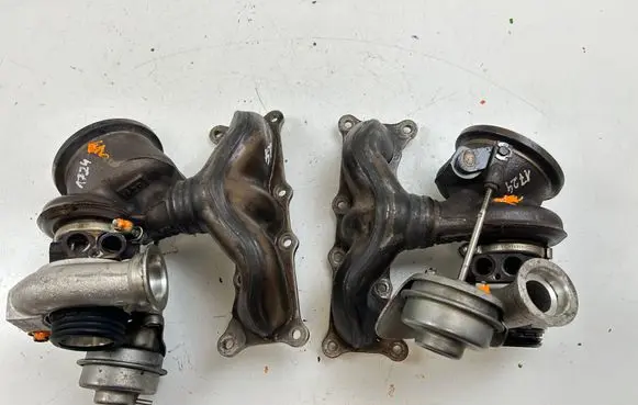 BMW 3 E92 E93 Turbo 7593016 7593015