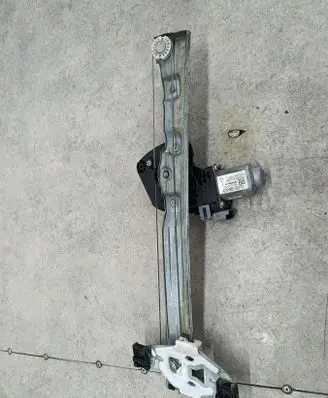 Citroen C4 II Front door window regulator with motor 121786AVD