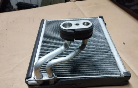 Air conditioning (A/C) radiator (interior)