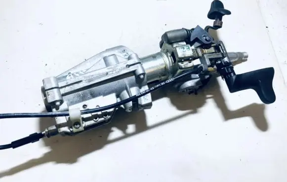 Audi A6 S6 C4 4A Steering wheel axle 831101060