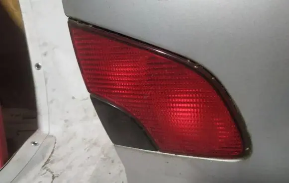Peugeot 406 Tailgate rear/tail lights