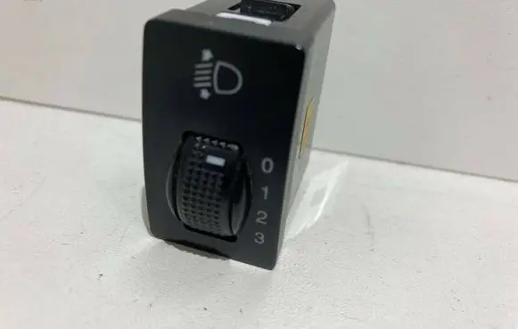 Chevrolet Aveo Headlight level height control switch 