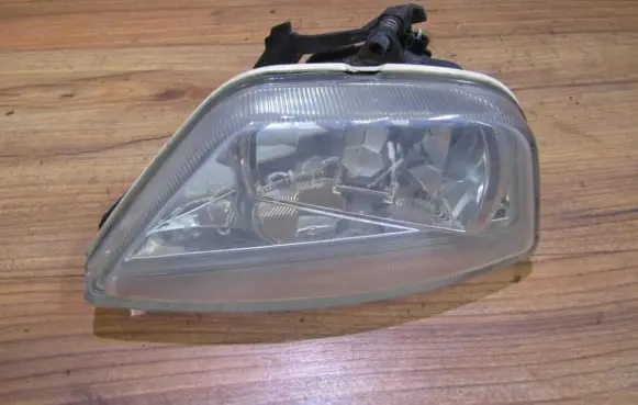 Ford Focus Front fog light 2m5115k201ag 2m51-15k201-ag