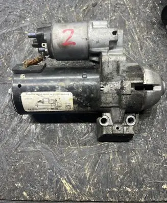 BMW 5 F10 F11 Starter motor 8574102 0001148509