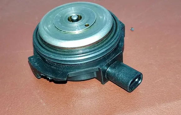 BMW 4 F32 F33 Camshaft vanos timing valve 7614288 11367614288