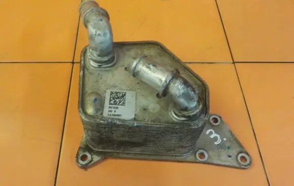 Ford Ranger Engine oil radiator 1MB58