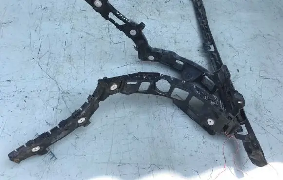 Opel Zafira B Rear bumper mounting bracket 13157605 13125036 13125037