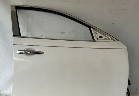 Nissan Maxima A35 Front door