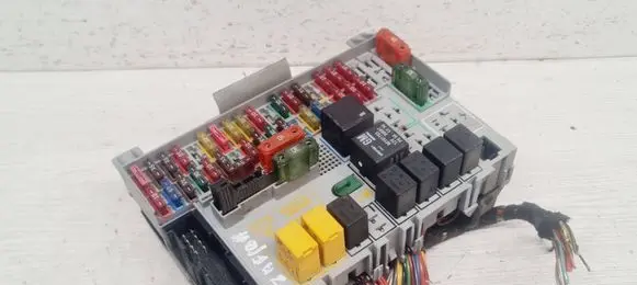 Opel Zafira A Fuse box set 90589965 5069B