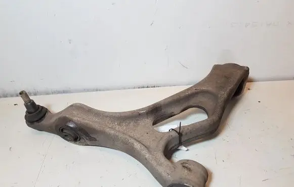 Volkswagen Touareg II Front lower control arm/wishbone