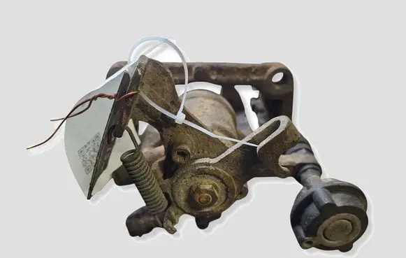 Opel Zafira C Rear brake caliper