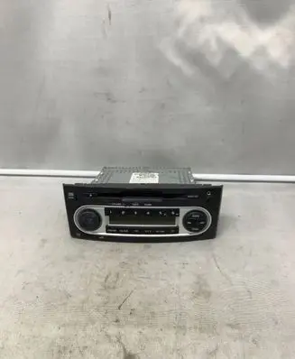 Mitsubishi Colt Radio/CD/DVD/GPS head unit 8701A239