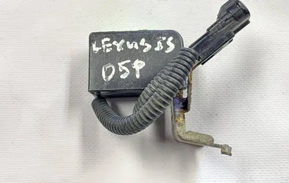Lexus IS 200-300 Sensor 8651653010