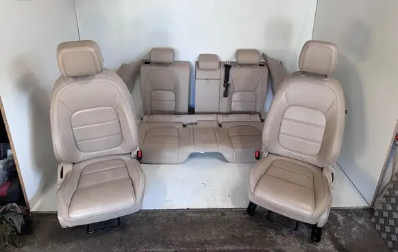 Jaguar F-Pace Seat set 