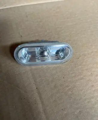 Volkswagen PASSAT B5.5 Front fender indicator light 1J0949117