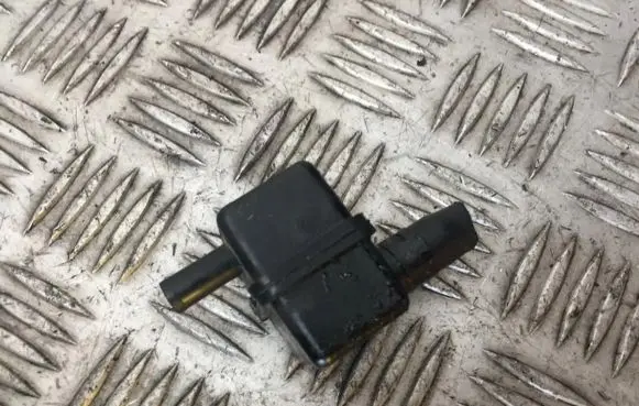 Toyota RAV 4 (XA20) Fuel tank valve 2571962050 25719-62050
