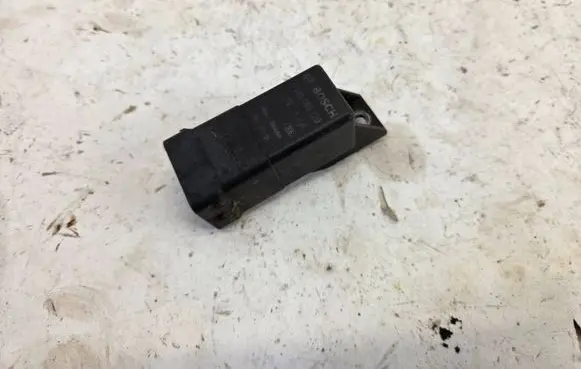 Maserati Ghibli Glow plug pre-heat relay 0281003120