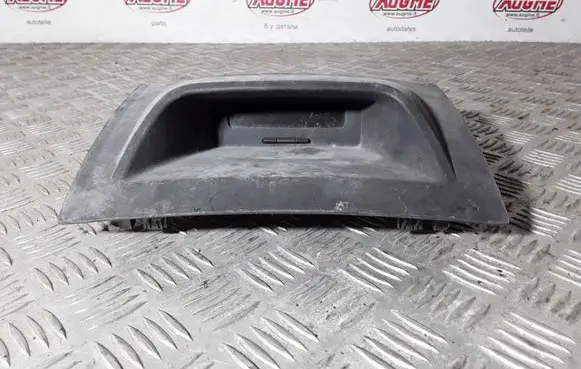 Renault Megane I Dashboard center trim panel 8200107839