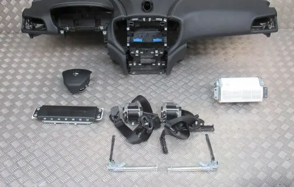 Maserati Ghibli Dashboard 