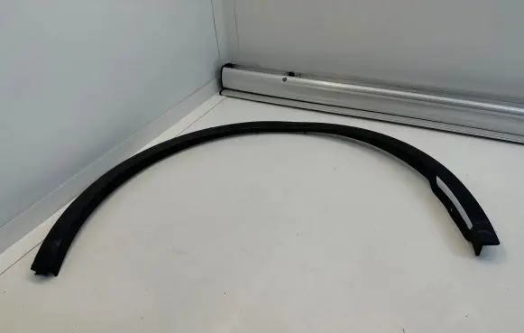 Tesla Model Y Front arch trim 165869600A 165869200A