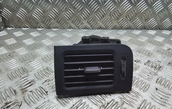 Nissan X-Trail T31 Dashboard side air vent grill/cover trim 68760JG00B