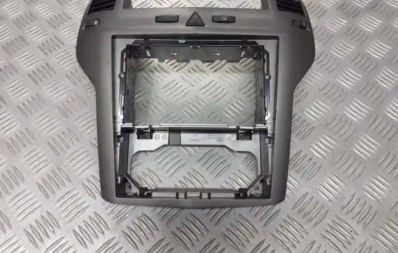 Opel Zafira B Radio/GPS head unit trim 